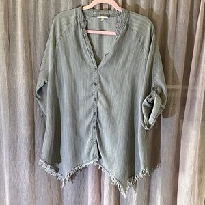 Elegant Gray Button Down Shirt with Fringed Hem